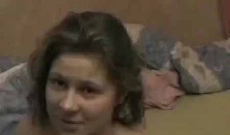 Jessica vecinas mexicanas cojiendo Alba Rebels primero mira a la cámara y déjala