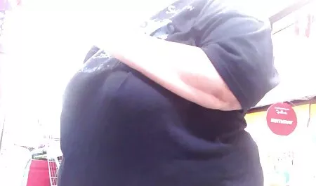En lugar de un ramo vanessa la vecina xxx de flores y una cena romántica para el hombre del cumpleaños, la esposa de su joven hijo, y ella era libre de hacer con ellos lo que quiera, y es un sueño que se hace realidad y me meteré en el anal con gran