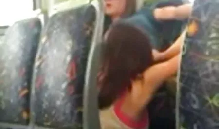 Ponte la falda delante del maestro y mira la vecinaxxx lo que está listo para el examen final