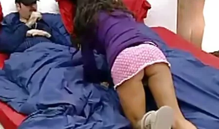 Una chica pelirroja, que va a hacer deporte y un chico se cuela por detrás y le rasga las bragas y comienza a lamerla negra y el perro está fluyendo lleno de excitación y videos xxx vecina ella lo quiere en su coño