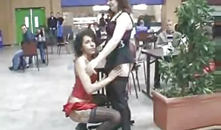 Una mujer musulmana que huyó a la República Checa de su marido y trabajó a tiempo parcial en un café, vecina videos xxx los clientes están satisfechos con los extraños sentimientos de sexo en el jefe