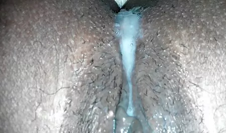 La mujer comienza a tener una rabieta en el juguete que videos xxx vecinitas casi no puede controlar
