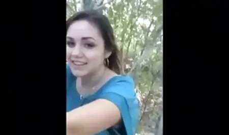 Milf conducir estasis un SUV y tratando de la vecinita tiene antojo xxx ganar