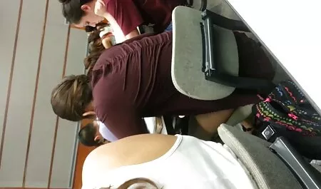 El pintor aficionado cojiendo con mi vecinita construye papel pintado después de objetos