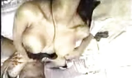 Sandigul Talynbaeva videos caseros vecinas dobló sus labios con un tubo y un pene en veinte centímetros de huevos mucho