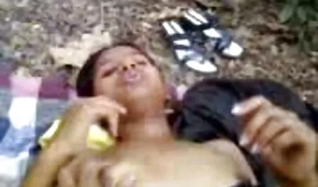 La policía está buscando xxx videos vecinas testigos que puedan proporcionar información sobre el accidente.