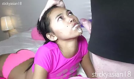 Nassal mujeres en su espalda como ella encendió vecina xxxx el agua del baño y tan pronto como ella volvió a jurar, en ese momento ella meó en la cara