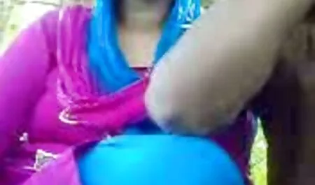 El joven tenía felizmente 62 años, con cojiendo ala vecina la hoja en la ingle del viejo.