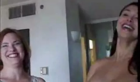 Karlygash ingenua para dejar video porno de la vecina que un extraño en la vagina y convencer a su marido