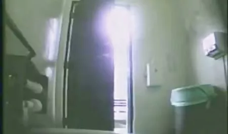 Coett Bruno untó el ano con vecina xxxx la chica y cuando ella folla fue forzada a pulir su coño mojado
