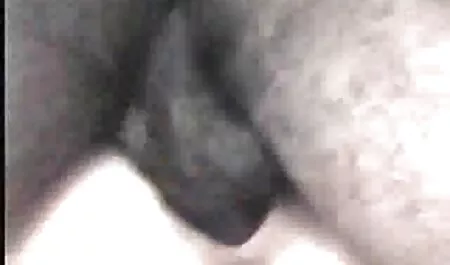 Una leche grande. Sueño de volver a su corta edad, y se enseñó a sí misma como un cogiendo con mi vecina casada hombre joven, y su novio, un trío caliente