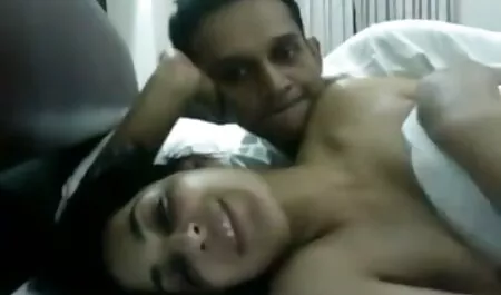 Cogí el pelo Ucraniano que es capaz de pelo y pegado en la vagina, apretó los sexo vecina madura muslos