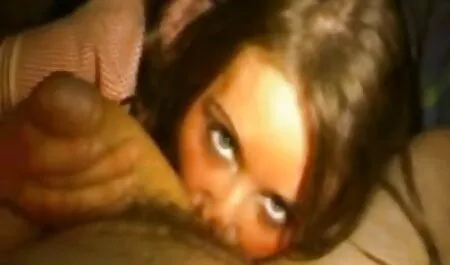 Su hijo es una persona atrevida, dijeron que la madre sugirió que el pecho para tomar el dinero y poner su vagina mi vecina quiere que me la coja en el pene