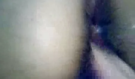 La fiesta es un éxito, las tres chicas esperan videos de vecinas sexis hasta el orgasmo fuerte