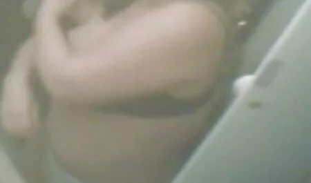 Kamasutra fijo rígidamente y en el sótano con boca estrecha cojiendo con la vecina xxx