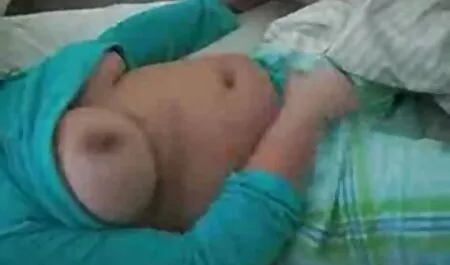 Masturbación nena rusa se burla de su novio en un gangbang, y su hijo lo llevó en su cogiendo a mi vecinita coño