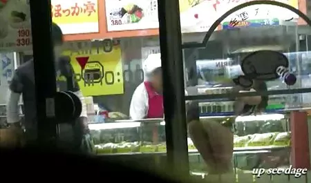 Para los japoneses, videos sexo vecina Lamiendo a su esposa en público, delante del público