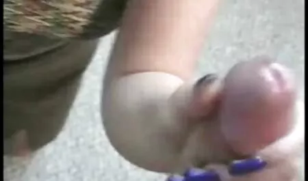 Sexo videos porno de vesinos con una chica hermoso culo en su apartamento
