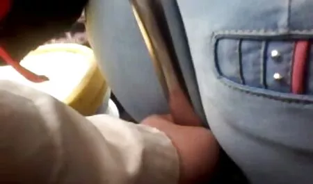 Los colegas se están videos de mi vecina porno preparando para el contrato de mañana, y de repente un miembro de la agencia se registra bajo el piso del cuello de un empleado