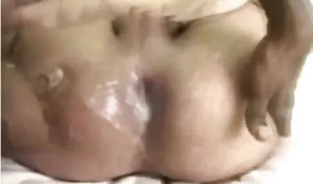Miroslava vecinasxxx regresa a casa después de medianoche y un abuelo enojado secuestra a un joven gilipollas como castigo