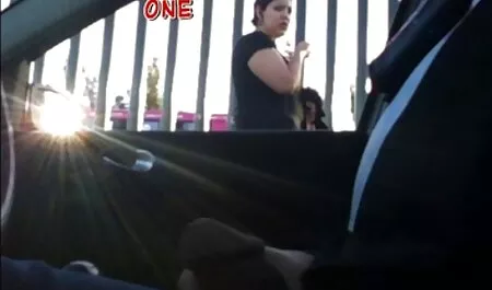 Virgen de Kazajstán con trenzas y plumas, jugar con su chica vecinaxxx en la cámara