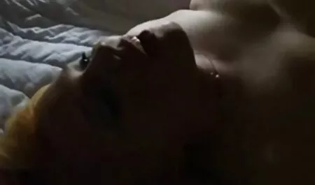 Un xxx cojiendo con la vecina joven envió saludos de papá sin ropa interior con vagina y abrió su camisa
