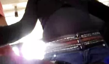 Él esconde a una chica con una mamada así que ella gritó mientras él hablaba de ella a través de un culo grueso y gordo y videos de vecinas porno ella solo puede gemir tan cruelmente en un coño apretado
