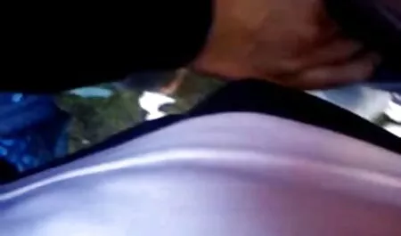 Bigote padre volvió de nuevo mientras y encontró el cuchillo en la herida en su cama follandome ala vecina
