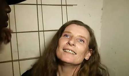 Muy incómodo, su acosador mientras que la bola vecinas españolas xxx mojada y un agujero coño