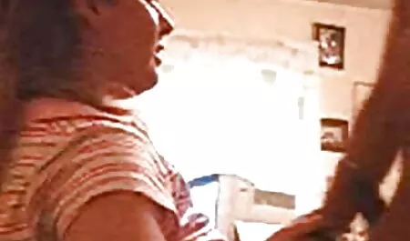 La aparición del adorable animal con una extremidad en sus manos y dedos fuertes en el coño hace que la nena se videos de mi vecina porno vuelva loca